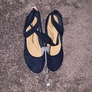 NWT Falls Creek size 11 Flats